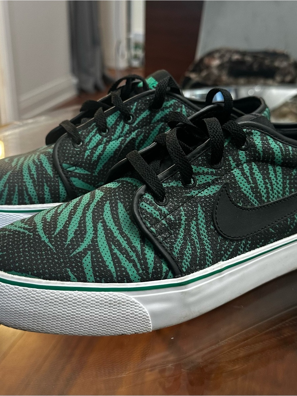 Nike Toki Low TXT Print 'Lucid Green size 9